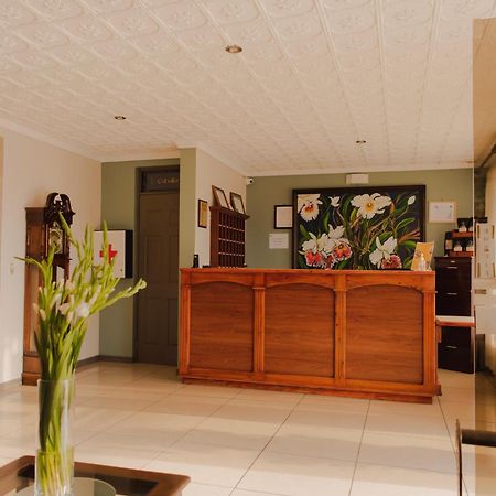 Hotel Y Restaurante El Guarco Cartago Eksteriør billede