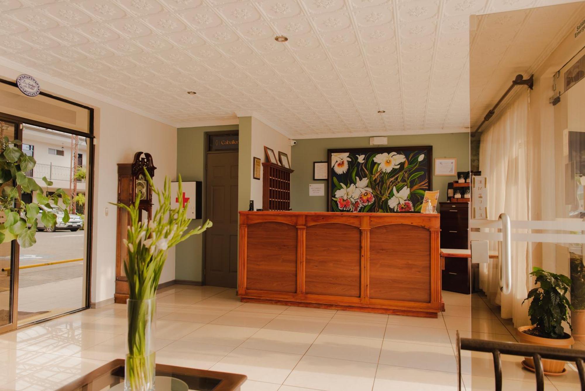 Hotel Y Restaurante El Guarco Cartago Eksteriør billede