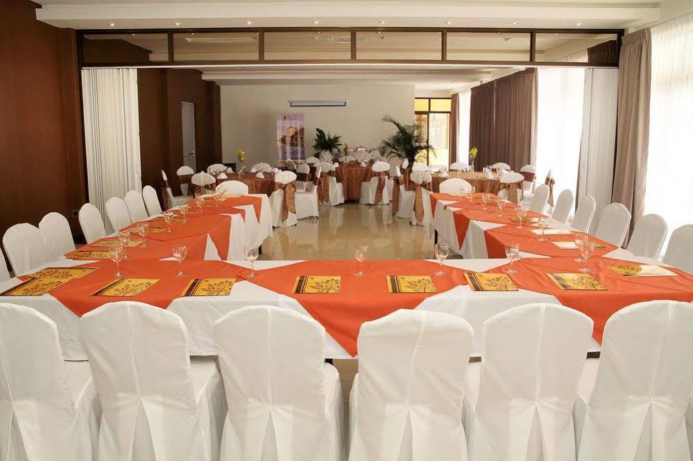 Hotel Y Restaurante El Guarco Cartago Eksteriør billede