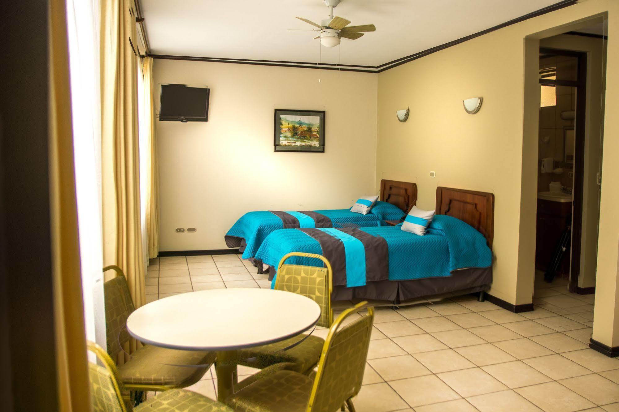Hotel Y Restaurante El Guarco Cartago Eksteriør billede