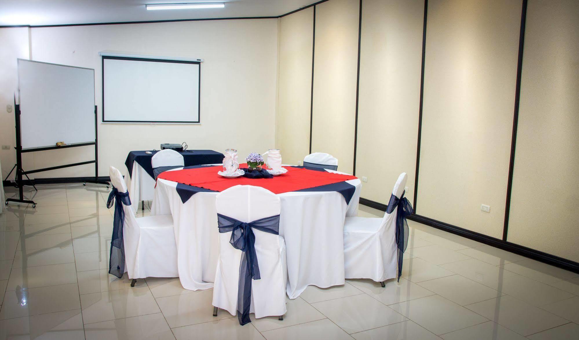 Hotel Y Restaurante El Guarco Cartago Eksteriør billede